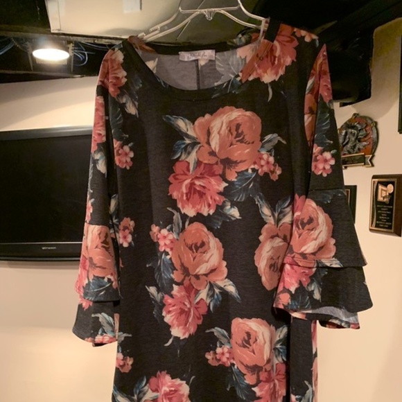 Comfy Floral Bell Sleeved Dress - Picture 1 of 3